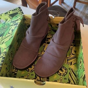 Fly London gray suade ankle boots BNWT